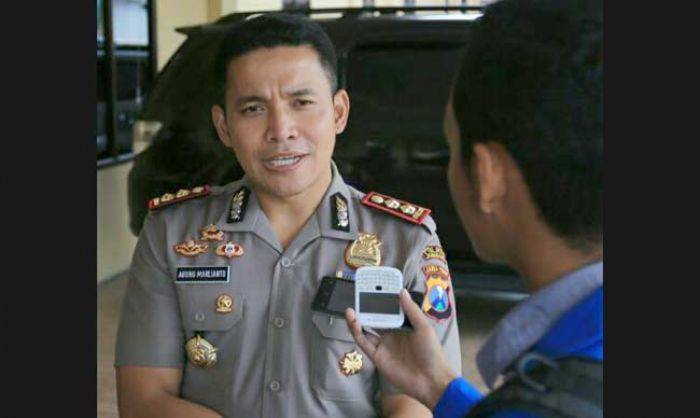 Pergoki Oknum Polisi di Jombang Lakukan Pungli atau Langgar Aturan, Silakan SMS ke Nomor ini Pergoki Oknum Polisi di Jombang Lakukan Pungli atau Langgar Aturan, Silakan SMS ke Nomor ini