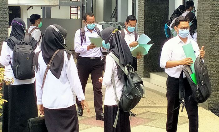 Dari 5.000 Pelamar, 428 Orang Dinyatakan Lolos dan Berhak Terima SK CPNS Formasi 2019 Trenggalek Dari 5.000 Pelamar, 428 Orang Dinyatakan Lolos dan Berhak Terima SK CPNS Formasi 2019 Trenggalek