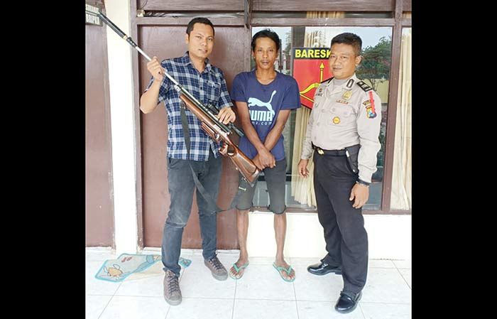 Merasa Jualan Istrinya Tersaingi, Warga Dukun Gresik Tembak Seorang PKL Merasa Jualan Istrinya Tersaingi, Warga Dukun Gresik Tembak Seorang PKL