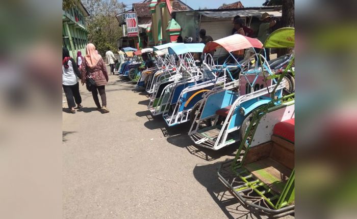 Dinilai Jadi Biang Kemacetan Pelabuhan Talango-Kalianget, Warga Keluhkan Bentor Parkir Dinilai Jadi Biang Kemacetan Pelabuhan Talango-Kalianget, Warga Keluhkan Bentor Parkir