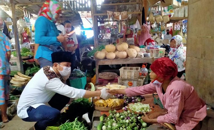 Di Mata Pedagang Pasar, Cabup Arifin Sosok yang Merakyat Di Mata Pedagang Pasar, Cabup Arifin Sosok yang Merakyat