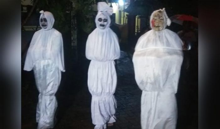 Ada 3 Pocong Keliling Komplek Perumahan Bumi Tegal Besar Jember Ada 3 Pocong Keliling Komplek Perumahan Bumi Tegal Besar Jember
