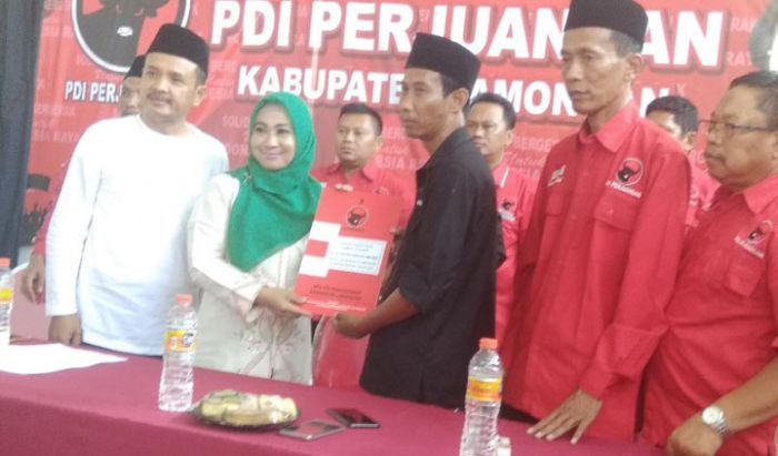 ​Bantu Sepeda Motor Tossa, Anggota FPDIP Optimistis Karsa Menang di Pilkada Lamongan