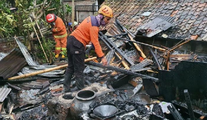 Lupa Matikan Kompor, Rumah Ludes Terbakar