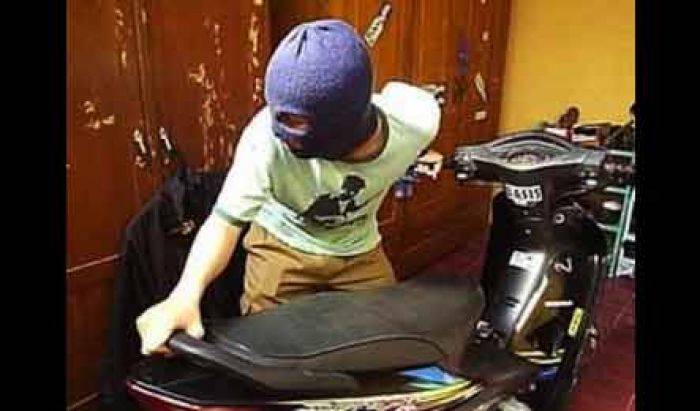 Curanmor kembali Terjadi di Lamongan, CBR Amblas saat Ditinggal Salat Curanmor kembali Terjadi di Lamongan, CBR Amblas saat Ditinggal Salat