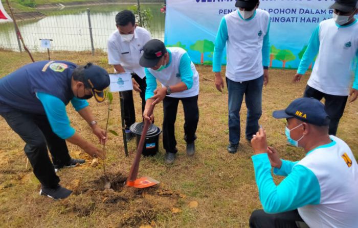 Peringatan Hari Air Sedunia ke-30 di Pamekasan, Tanam Pohon dan Tabur Benih Ikan di Waduk Samiran