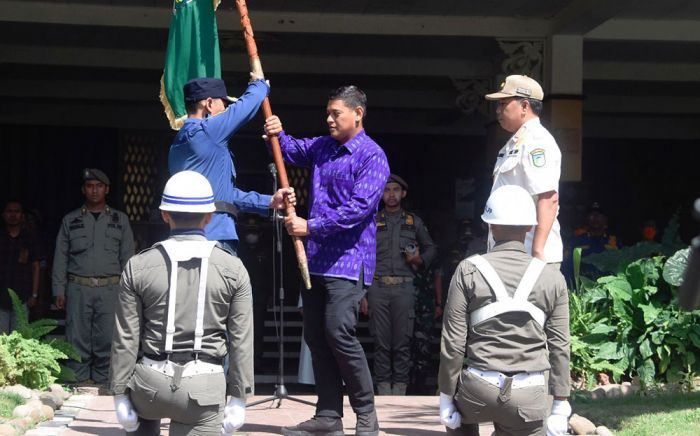 Wali Kota Kediri Terima Pataka Jer Basuki Mawa Beya, untuk Diberangkatkan Menuju Kabupaten Blitar