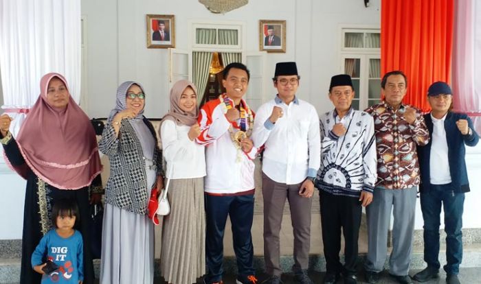 Raih Emas di SEA Games Manila, Bupati Bangkalan Janji Perjuangkan Qiqi Menjadi ASN Raih Emas di SEA Games Manila, Bupati Bangkalan Janji Perjuangkan Qiqi Menjadi ASN