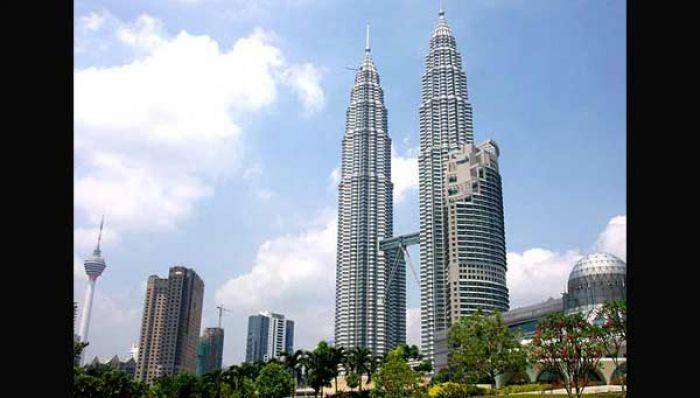 Petronas Butuh 7.000 Tenaga Kerja dari Indonesia Petronas Butuh 7.000 Tenaga Kerja dari Indonesia