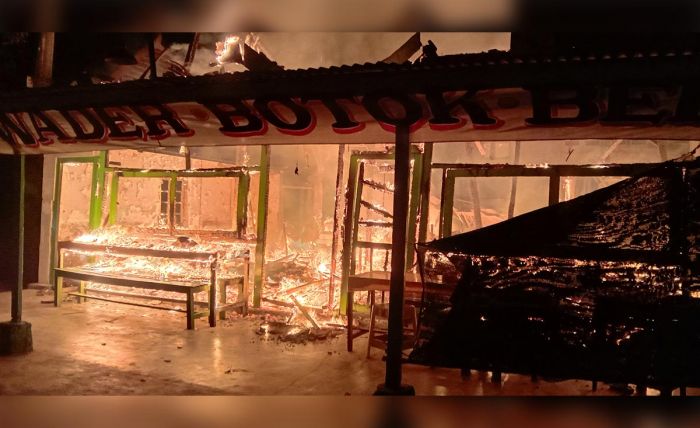 Warung Sambel Wader Cak Mat yang Terkenal di Trowulan Mojokerto itu Terbakar Hebat