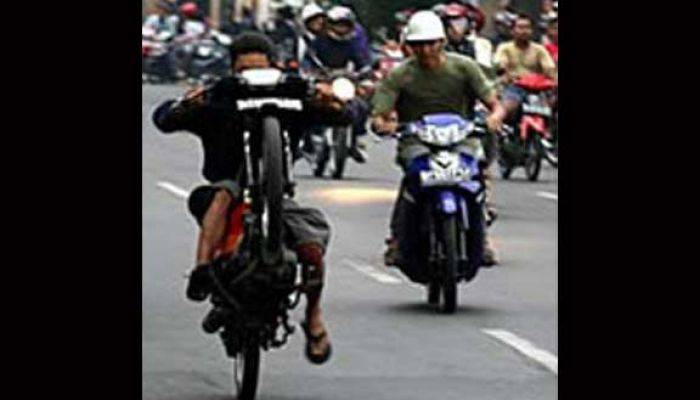 Kebut-kebutan di Jalan, Nyawa Warga Ngawi Melayang Kebut-kebutan di Jalan, Nyawa Warga Ngawi Melayang