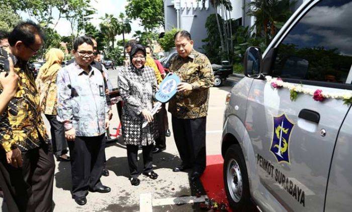 Anggap Surabaya Jadi Model Pelayanan Publik, PT Taspen Hibahkan Mobil Ambulans Anggap Surabaya Jadi Model Pelayanan Publik, PT Taspen Hibahkan Mobil Ambulans