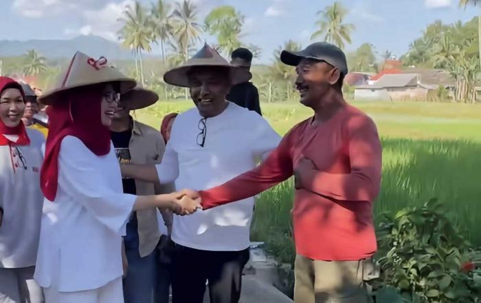 Terima 17 Aspirasi dari Petani, Bunda Indah Janji Optimalkan Sektor Pertanian Lumajang Terima 17 Aspirasi dari Petani, Bunda Indah Janji Optimalkan Sektor Pertanian Lumajang