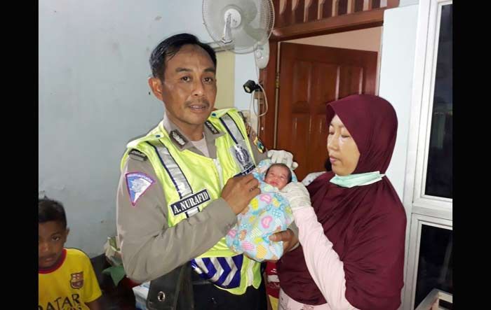 Heboh, Warga Tanggulangin Sidoarjo Temukan Buangan Anak Kucing Bersama Bayi