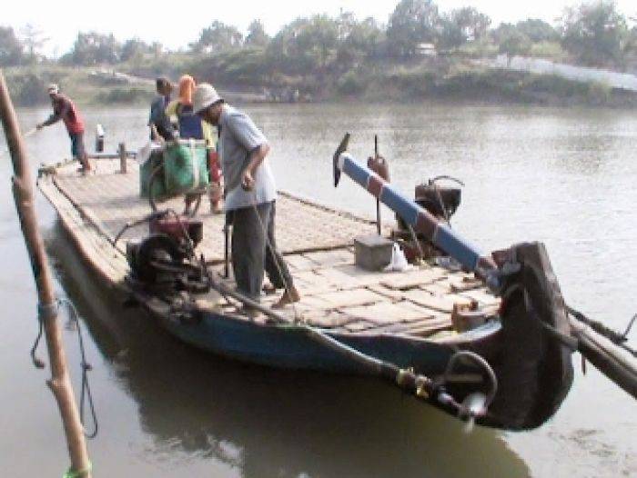 Kesulitan Solar, Perahu Penyeberangan Brantas Berhenti Operasi