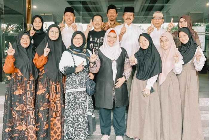 Wabup Gresik Sambangi Peserta MTQ Nasional di Kalsel Wabup Gresik Sambangi Peserta MTQ Nasional di Kalsel