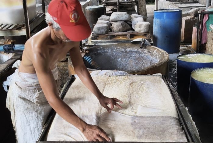 Pengrajin Tahu di Blitar Mulai Khawatir Pasokan Kedelai Impor Tersendat