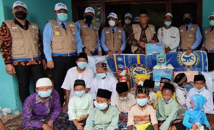 Peringati Hari Jadi ke-45, PT DLU Gelar Bakti Sosial di Yayasan Yatim dan Duafa Al-Khasanah Sidoarjo