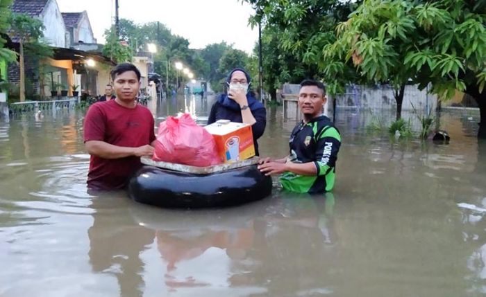 Diguyur Hujan Lebat Selama 5 Jam, Ribuan Rumah di Pasuruan Terendam Banjir Diguyur Hujan Lebat Selama 5 Jam, Ribuan Rumah di Pasuruan Terendam Banjir