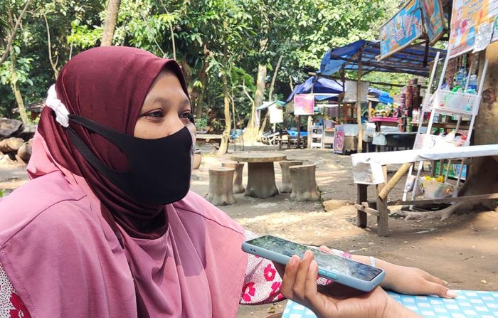 Nasib Pilu Puluhan Pedagang di Alaska, Ada yang Terlanjur Utang Bank Untuk Bangun Warung Nasib Pilu Puluhan Pedagang di Alaska, Ada yang Terlanjur Utang Bank Untuk Bangun Warung
