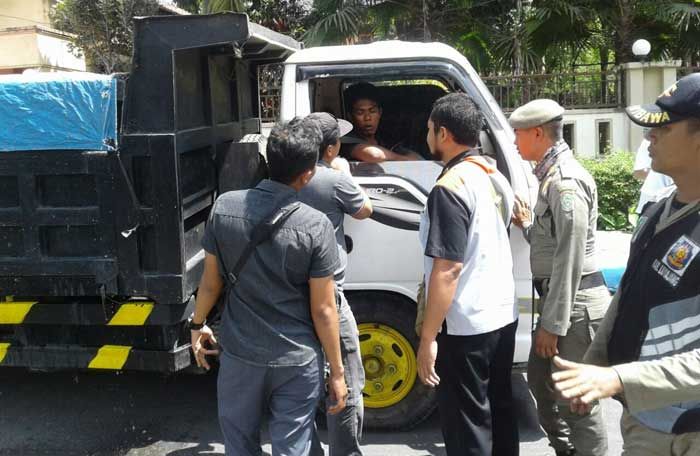 Dua Truk Bermuatan Diduga Pasir Ilegal Diamankan Polres Lumajang dalam Operasi Gabungan