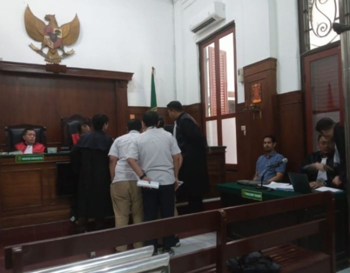 Saksi dari BPOM Dihadirkan di Sidang Perkara Obat dan Kosmetik Ilegal PN Surabaya Saksi dari BPOM Dihadirkan di Sidang Perkara Obat dan Kosmetik Ilegal PN Surabaya