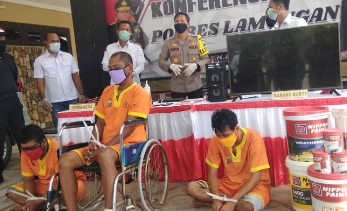 Polres Lamongan Ringkus Komplotan Pencuri Mobil, Satu di antaranya Tewas Ditembak Polres Lamongan Ringkus Komplotan Pencuri Mobil, Satu di antaranya Tewas Ditembak