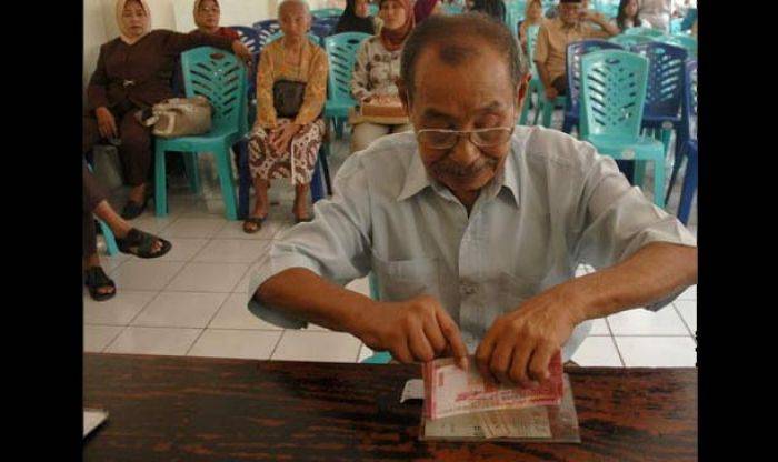 Pensiunan PNS, TNI, dan Polri Batal Terima THR, DPR: Mestinya Pemerintah Menunda Program Tak Penting Pensiunan PNS, TNI, dan Polri Batal Terima THR, DPR: Mestinya Pemerintah Menunda Program Tak Penting
