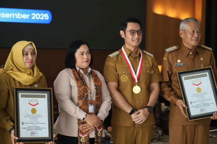 Tuban Raih 2 Penghargaan Rekor MURI atas Unggahan Karya Literasi Digital Terbanyak