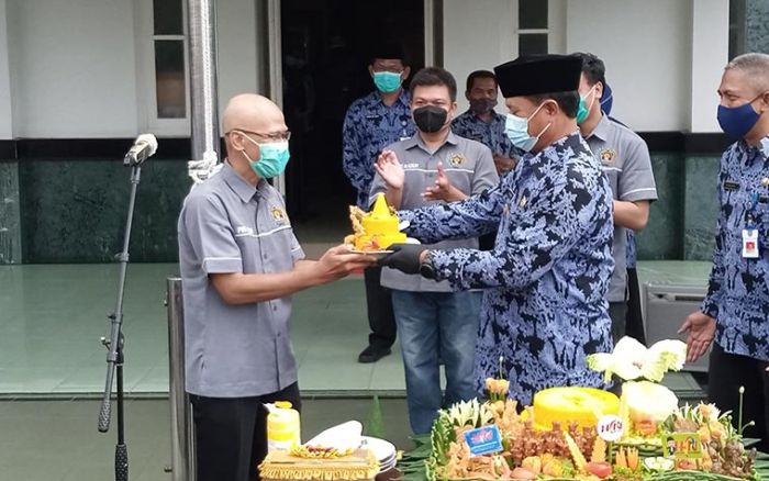 PWI Kota Madiun Tumpengan Bareng Wali Kota Maidi Peringati HPN 2021 PWI Kota Madiun Tumpengan Bareng Wali Kota Maidi Peringati HPN 2021