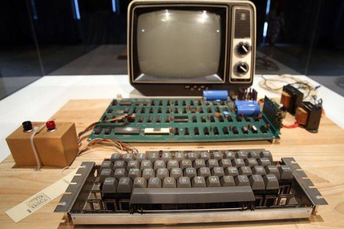 Komputer Apple Generasi Pertama Sisakan 63 Unit Komputer Apple Generasi Pertama Sisakan 63 Unit