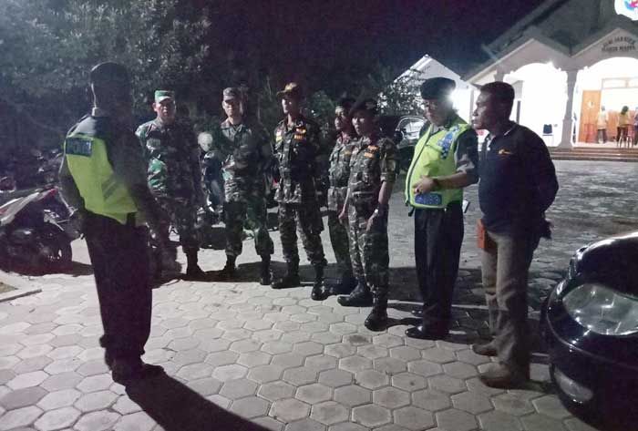 Dijaga TNI-Polri dan Banser, Misa Natal di Kerek Berlangsung Aman Tanpa Kendala Dijaga TNI-Polri dan Banser, Misa Natal di Kerek Berlangsung Aman Tanpa Kendala