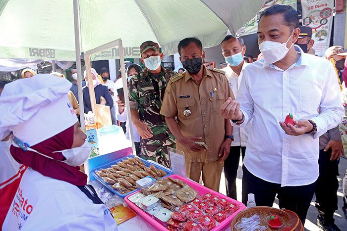 Dongkrak Ekonomi Warga, Pemkot Surabaya Kembangkan Potensi Kampung Wisata Kue Dongkrak Ekonomi Warga, Pemkot Surabaya Kembangkan Potensi Kampung Wisata Kue