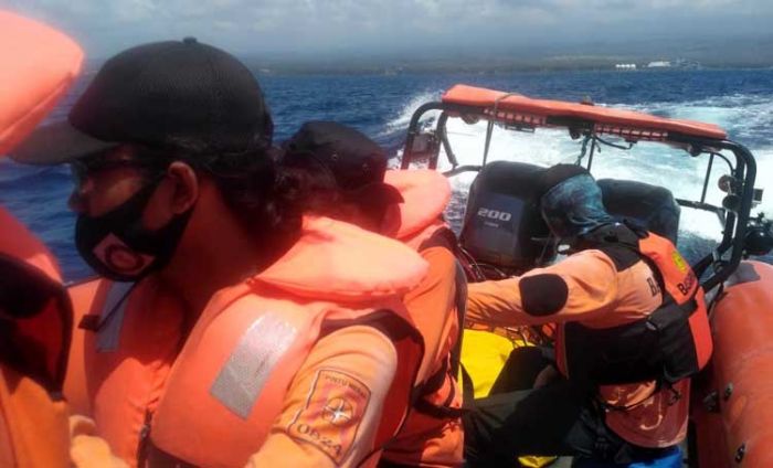Dua Nelayan Banyuwangi Hilang di Selat Bali Ketika Angkut Besi Galvalum Dua Nelayan Banyuwangi Hilang di Selat Bali Ketika Angkut Besi Galvalum