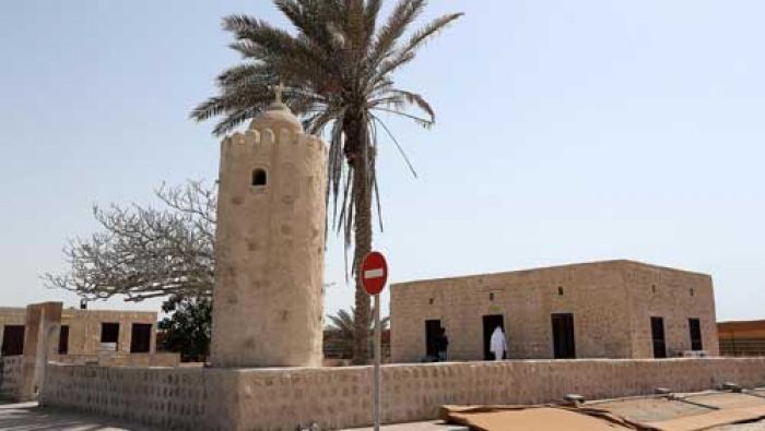 ​Allahu Akbar! Dibangun dari Lumpur dan Karang Laut, Masjid Al Aqroubi UAE Bertahan 100 Tahun