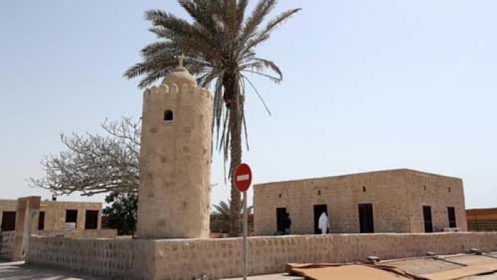 Allahu Akbar! Dibangun dari Lumpur dan Karang Laut, Masjid Al Aqroubi UAE Bertahan 100 Tahun Allahu Akbar! Dibangun dari Lumpur dan Karang Laut, Masjid Al Aqroubi UAE Bertahan 100 Tahun