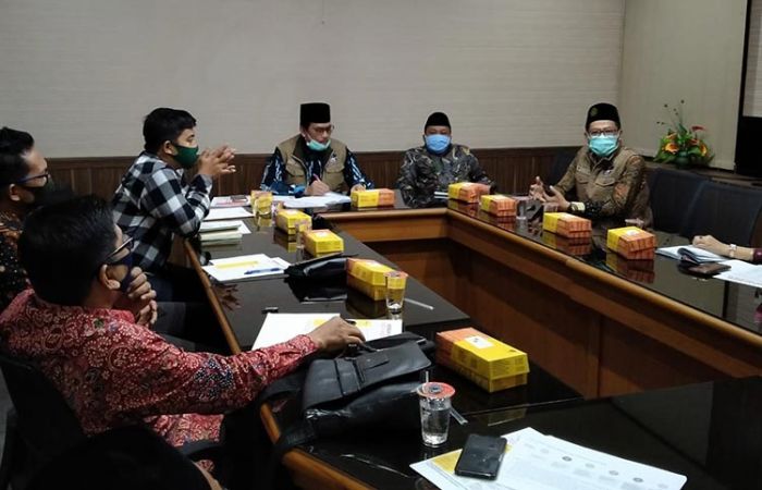 Bahas Persiapan New Normal di Pesantren, Pemkab Gresik Adakan Rapat Terbatas Bahas Persiapan New Normal di Pesantren, Pemkab Gresik Adakan Rapat Terbatas