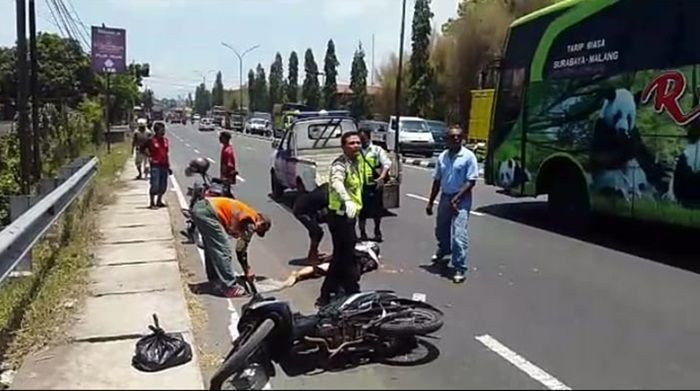 Tak Kuasai Medan, Pemotor Asal Kota Malang Dilindas Truk di Pasuruan Tak Kuasai Medan, Pemotor Asal Kota Malang Dilindas Truk di Pasuruan