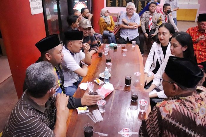 Bangkitkan Gairah Ekonomi, Gus Yani Resmikan Kampung Pecinan, Wisata Kuliner Baru Bernuansa Kota Tua Bangkitkan Gairah Ekonomi, Gus Yani Resmikan Kampung Pecinan, Wisata Kuliner Baru Bernuansa Kota Tua
