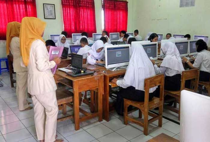 Server UNBK SMP Sempat Ngadat, Disdik Blitar Minta Siswa Tak Panik Server UNBK SMP Sempat Ngadat, Disdik Blitar Minta Siswa Tak Panik