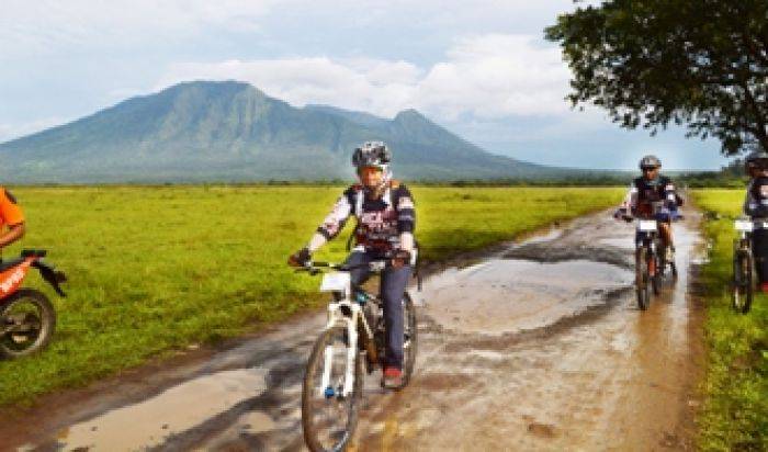 703 Biker Jelajahi Taman Nasional Baluran dan Pantai Bama Situbondo