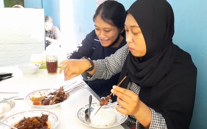 Sate Emprit Mbah Darmo Kediri, Dipercaya Sembuhkan Lemah Jantung dan Tambah Stamina Sate Emprit Mbah Darmo Kediri, Dipercaya Sembuhkan Lemah Jantung dan Tambah Stamina
