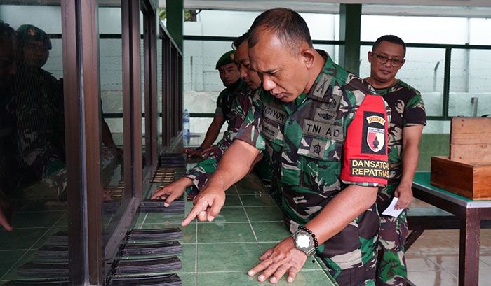 Tinjau Gudang Senjata, Kasrem 084/BJ Tekankan Protap Tinjau Gudang Senjata, Kasrem 084/BJ Tekankan Protap