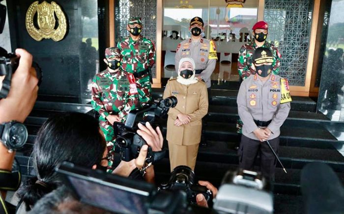 Kapolda Jatim Tegaskan Pemberlakuan Jam Malam Mulai Malam Tahun Baru dan Seterusnya Kapolda Jatim Tegaskan Pemberlakuan Jam Malam Mulai Malam Tahun Baru dan Seterusnya