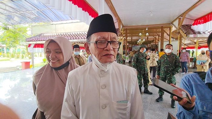 Soal Usulan Gelar Kepahlawanan Syaikhona Kholil, Zawawi Imron: Beliau Tidak Butuh Itu Soal Usulan Gelar Kepahlawanan Syaikhona Kholil, Zawawi Imron: Beliau Tidak Butuh Itu