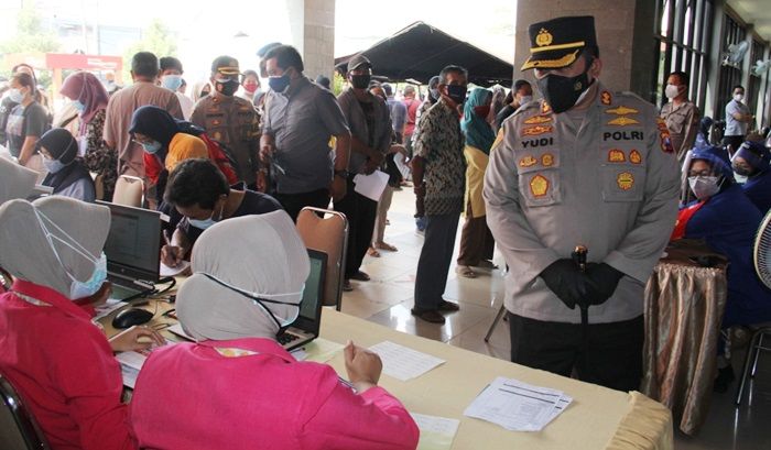 Tinjau Vaksinasi Covid-19 Hari Jadi ke-75 Bhayangkara, Kapolres Kediri Kota Kunjungi RS Bhayangkara Tinjau Vaksinasi Covid-19 Hari Jadi ke-75 Bhayangkara, Kapolres Kediri Kota Kunjungi RS Bhayangkara