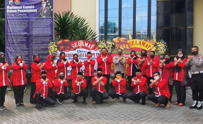 DPC PDI-P Kediri Berkirim Surat ke Kapolri, Desak Tuntaskan Kasus Pembakaran Bendera Partai DPC PDI-P Kediri Berkirim Surat ke Kapolri, Desak Tuntaskan Kasus Pembakaran Bendera Partai