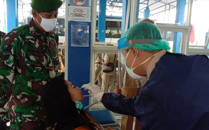 Kurangi Sebaran Covid-19, Pemkab Lumajang Gelar Rapid Antigen di Terminal Minak Koncar Kurangi Sebaran Covid-19, Pemkab Lumajang Gelar Rapid Antigen di Terminal Minak Koncar