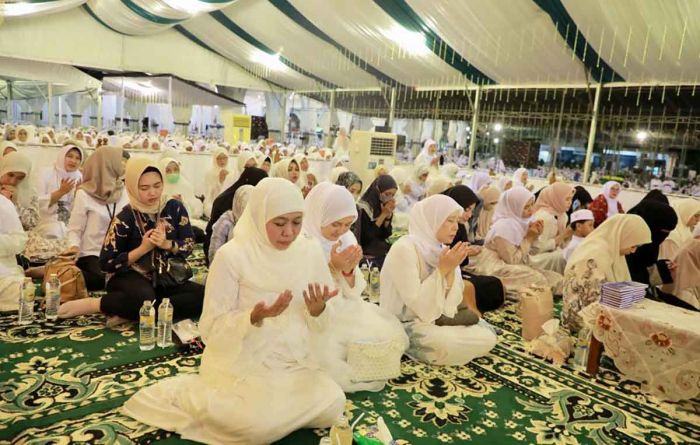 Di Haul Akbar Al Fithrah, Gubernur Khofifah Ingin Bangkitkan Perjuangan Spiritual Internasional Di Haul Akbar Al Fithrah, Gubernur Khofifah Ingin Bangkitkan Perjuangan Spiritual Internasional