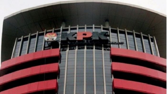 Santer Namanya Masuk Daftar Cekal KPK, HAS Warga Randuagung Tak Bisa Dihubungi Santer Namanya Masuk Daftar Cekal KPK, HAS Warga Randuagung Tak Bisa Dihubungi